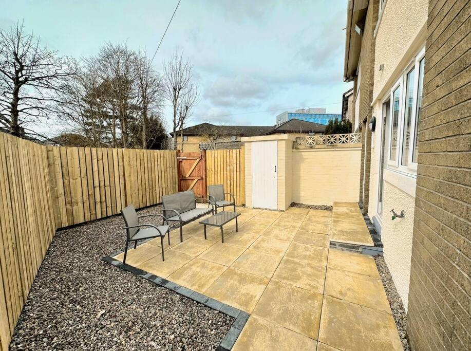 Quirky, Family Home In Glasgow Cardonald Exterior photo