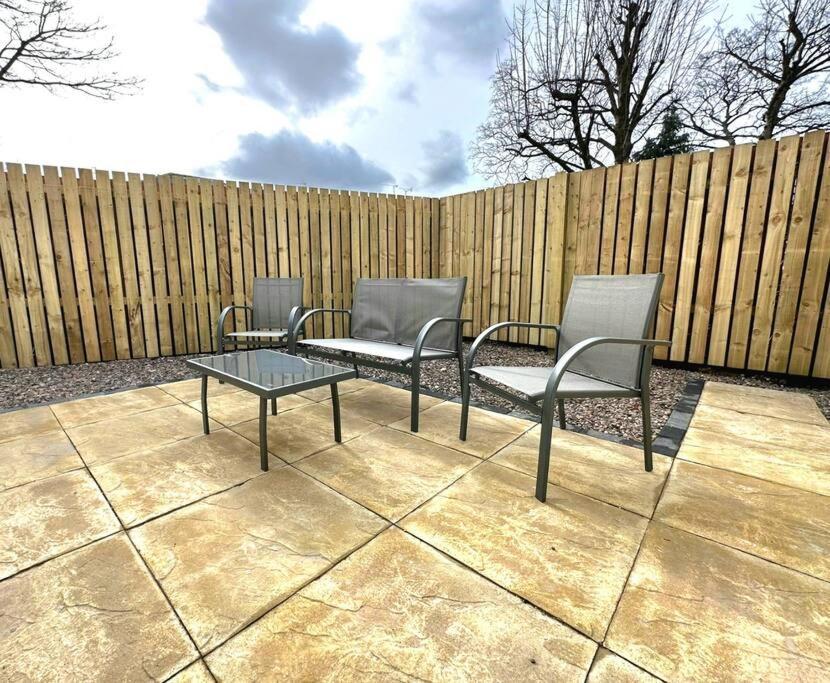 Quirky, Family Home In Glasgow Cardonald Exterior photo